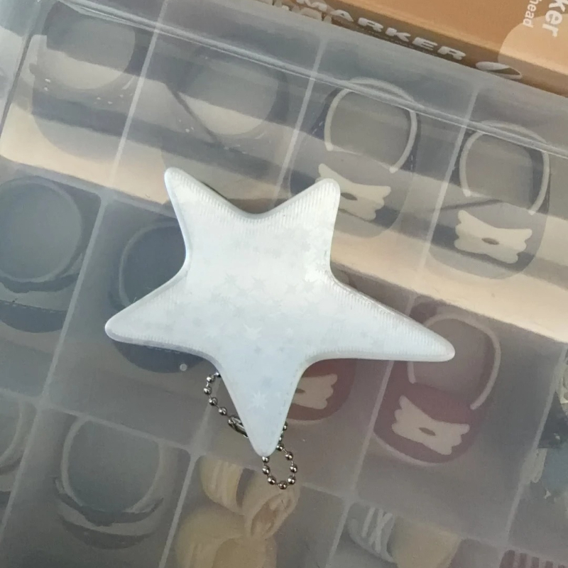 3Dスターデザインのケーブルワインダー。Y2K風の可愛らしい - Cable Winder Keychain のレビューと価格