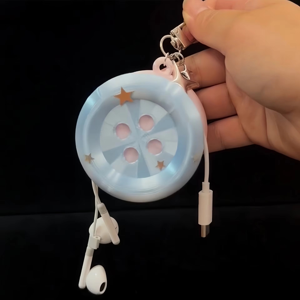 レトロY2K特大ボタンイヤホンケーブルワインダー ポータブル - Cable Winder Keychain のレビューと価格